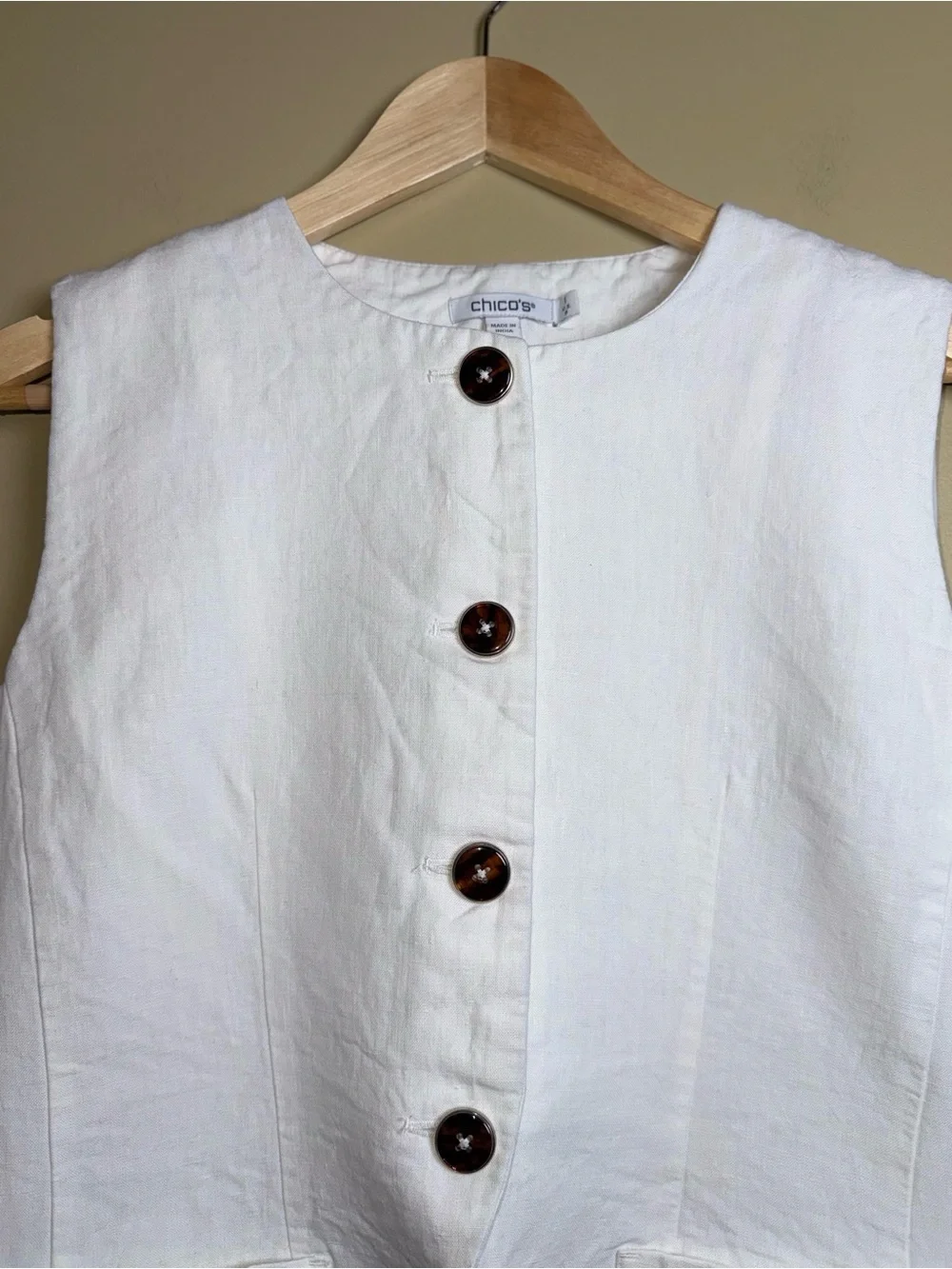 Chicos Linen Button Vest Size 1- L White Coastal Resort Vacation Ethereal Chic
